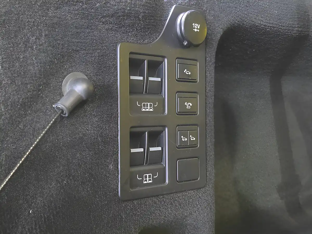 Used 2018 Land Rover Discovery Hse Blue - Interior and Exterior details 18