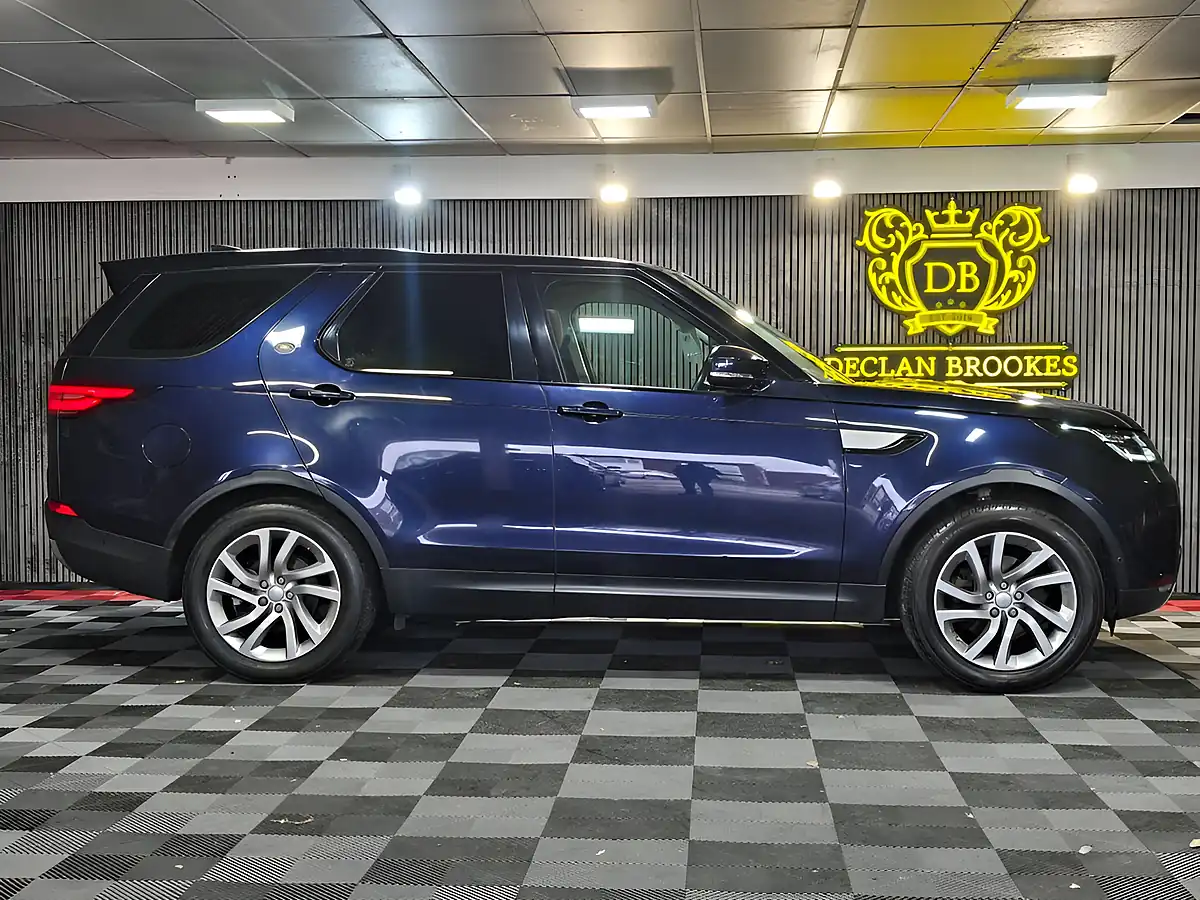 Used 2018 Land Rover Discovery Hse Blue - Interior and Exterior details 2