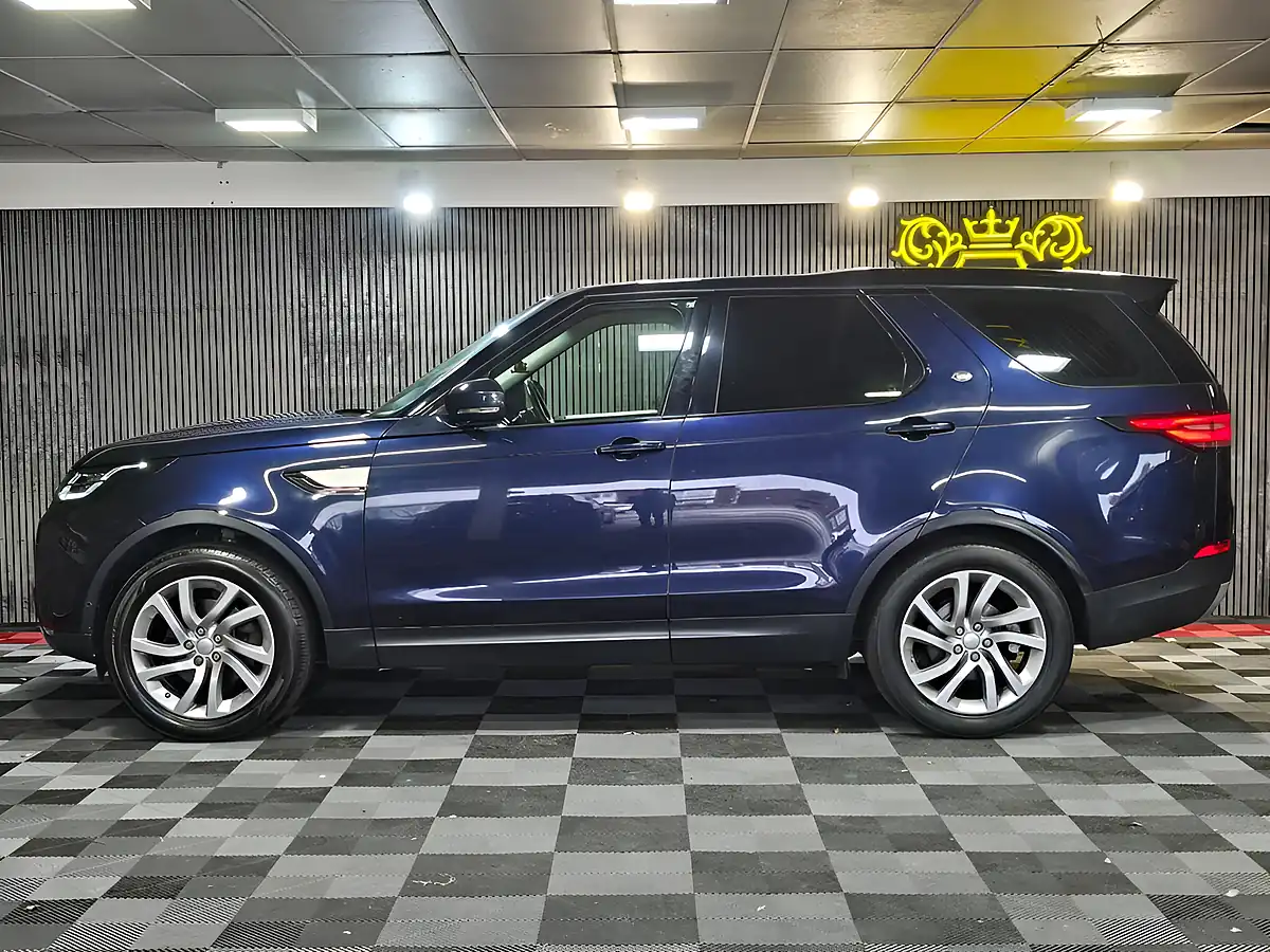 Used 2018 Land Rover Discovery Hse Blue - Interior and Exterior details 6