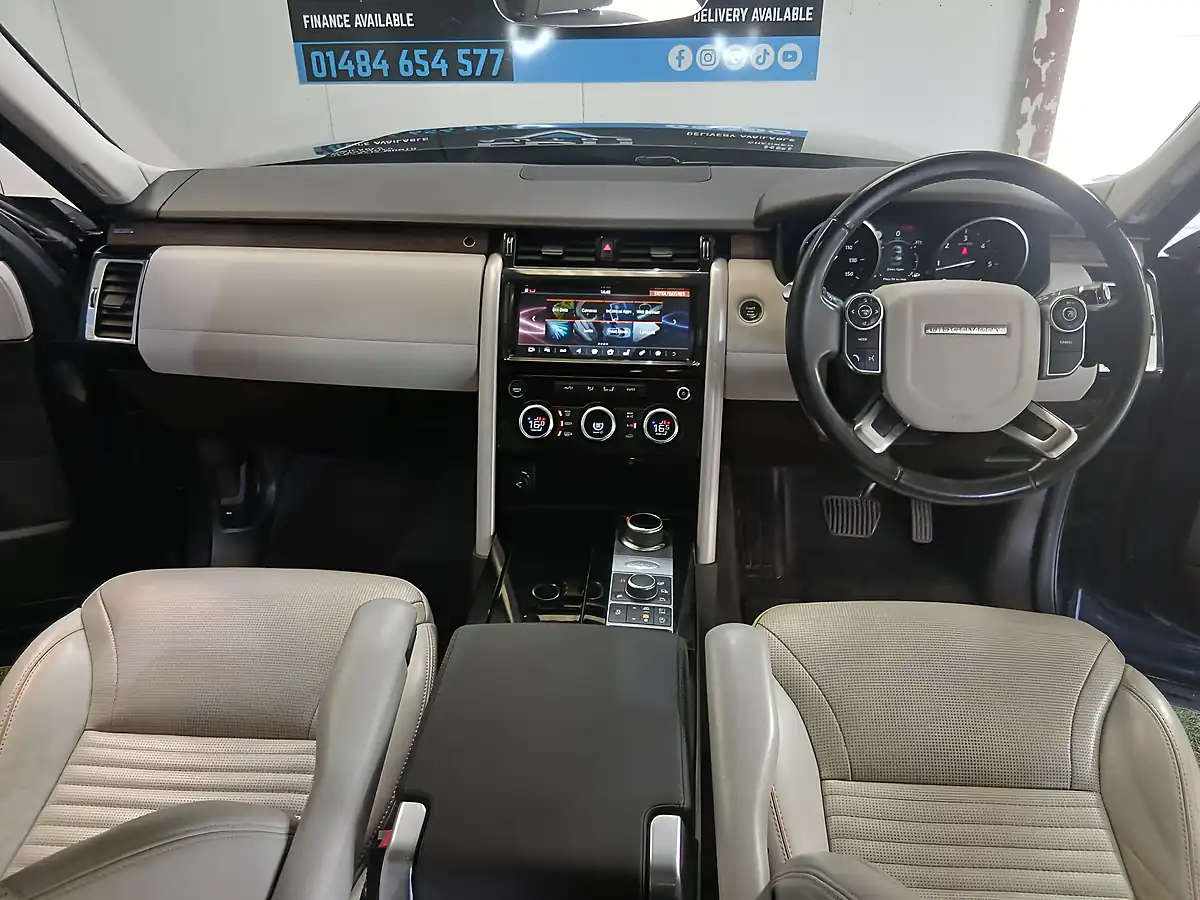 Used 2018 Land Rover Discovery Hse Blue - Interior and Exterior details 12