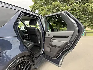 Used 2018 Land Rover Discovery Hse Blue - Interior and Exterior details 10