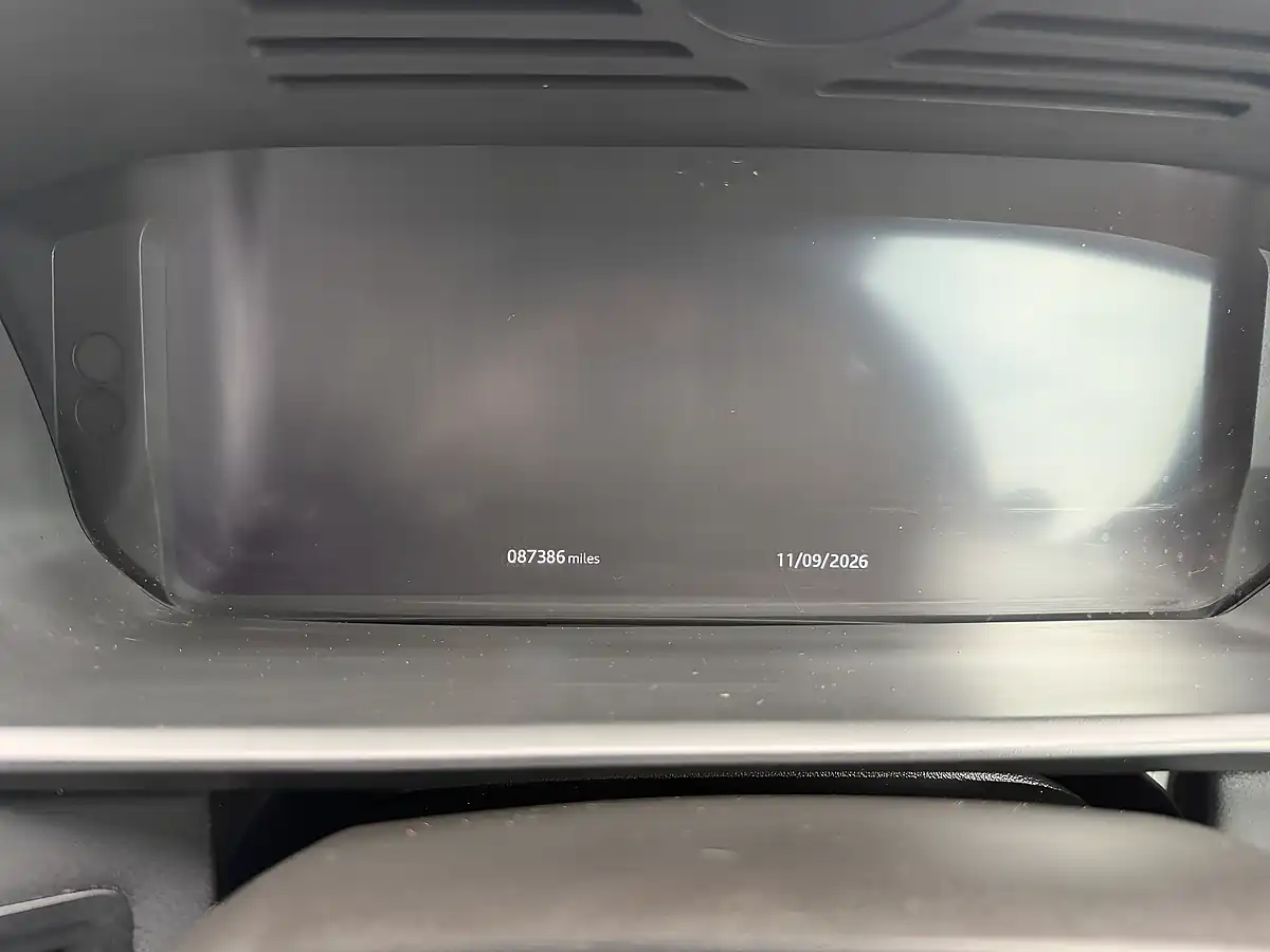 Used 2018 Land Rover Discovery Hse Blue - Interior and Exterior details 15