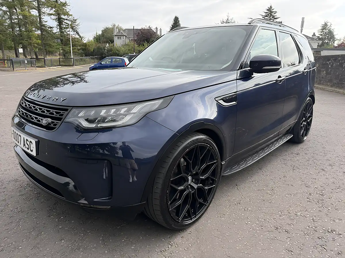 Used 2018 Land Rover Discovery Hse Blue - Interior and Exterior details 3