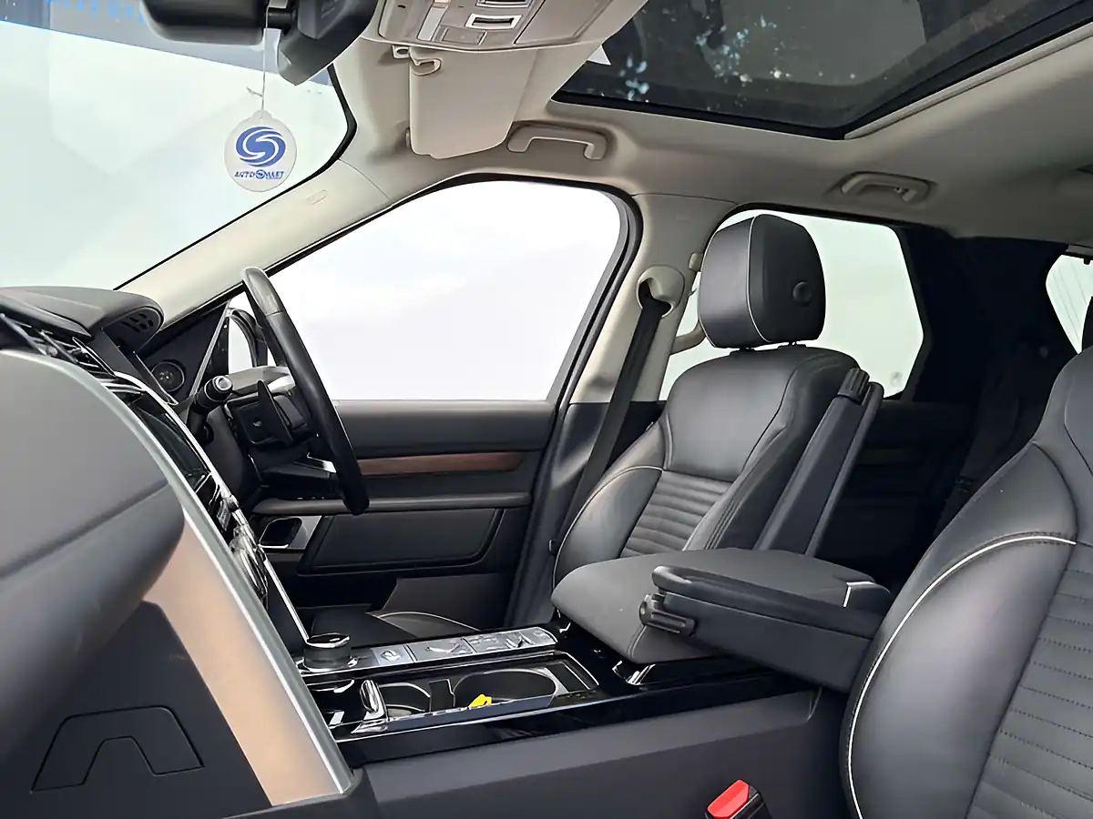 Used 2018 Land Rover Discovery Hse Carpathian Grey - Interior and Exterior details 19