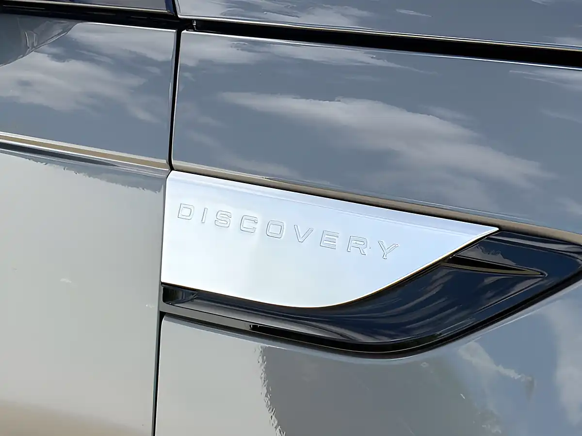 Used 2018 Land Rover Discovery Hse Carpathian Grey - Interior and Exterior details 8