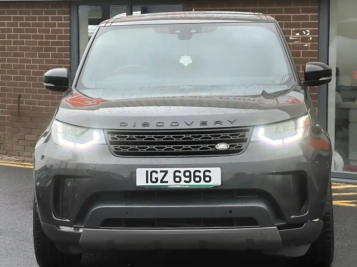 Used 2018 Land Rover Discovery Hse Corris Grey - Interior and Exterior details 10