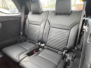 Used 2018 Land Rover Discovery Hse Corris Grey - Interior and Exterior details 14