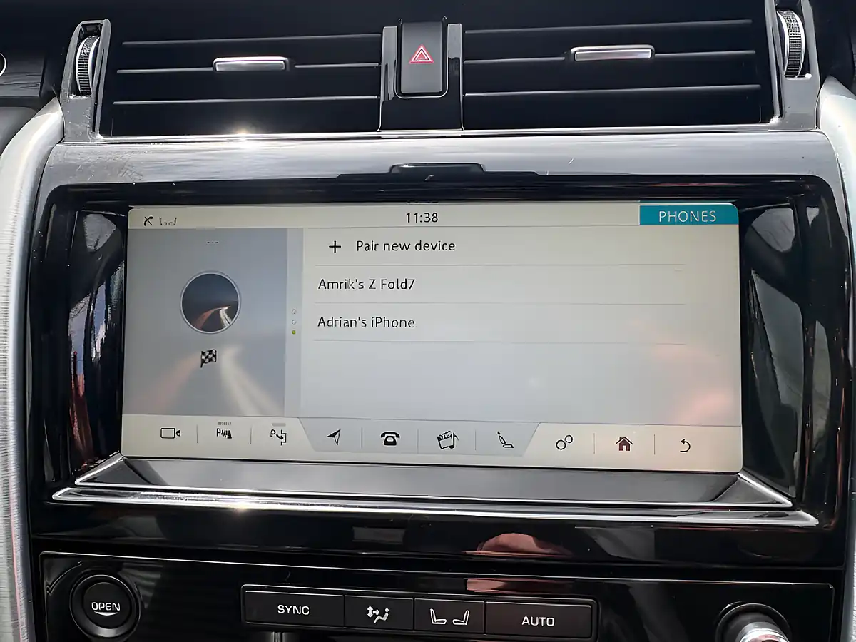 Used 2018 Land Rover Discovery Hse Corris Grey - Interior and Exterior details 18