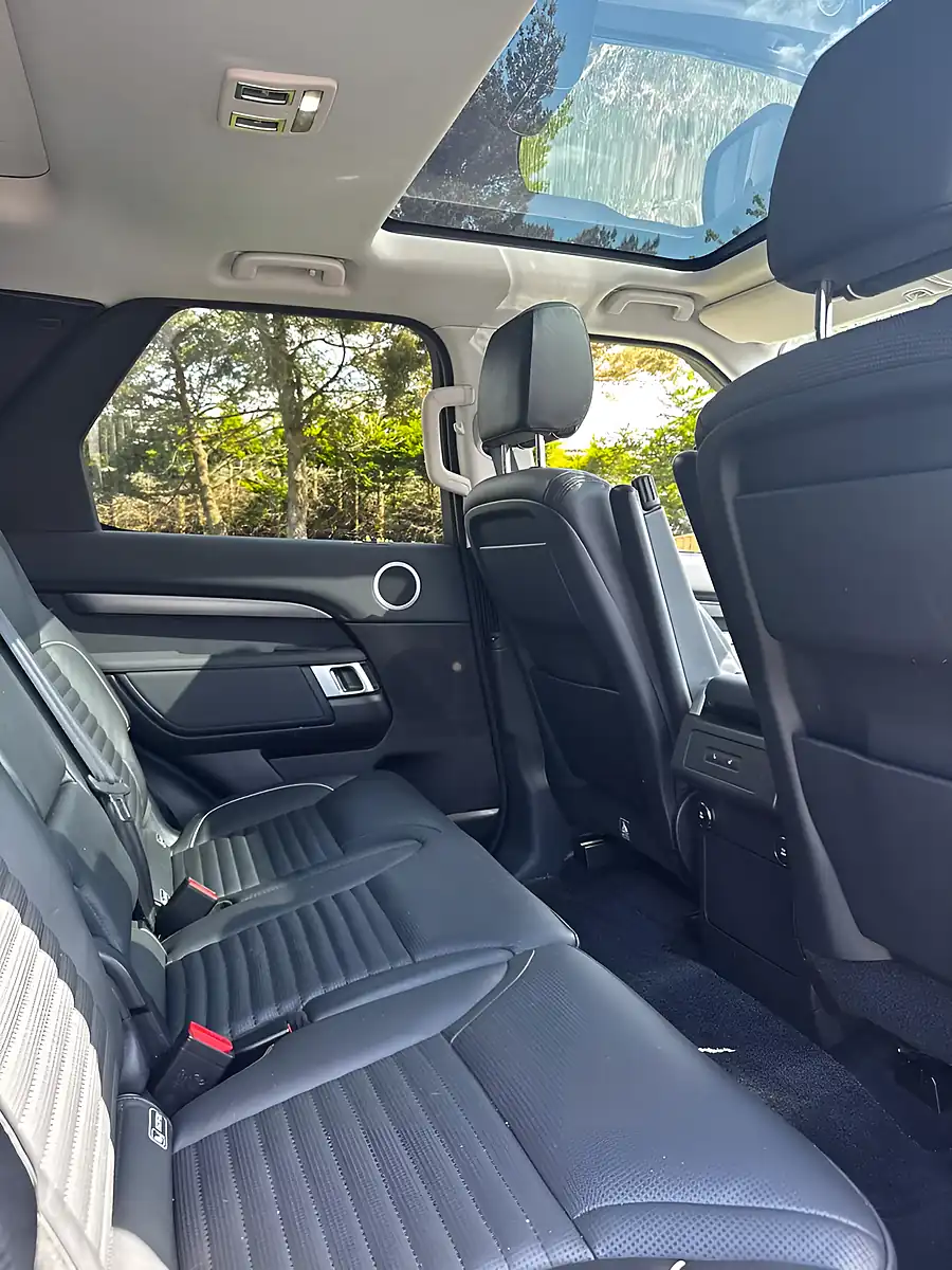 Used 2018 Land Rover Discovery Hse Grey - Interior and Exterior details 14