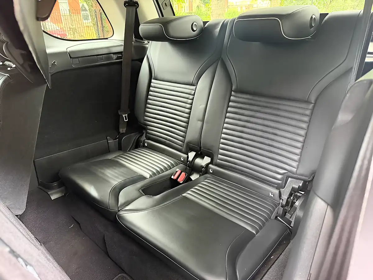 Used 2018 Land Rover Discovery Hse Grey - Interior and Exterior details 11