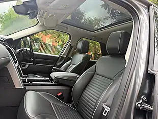 Used 2018 Land Rover Discovery Hse Grey - Interior and Exterior details 12