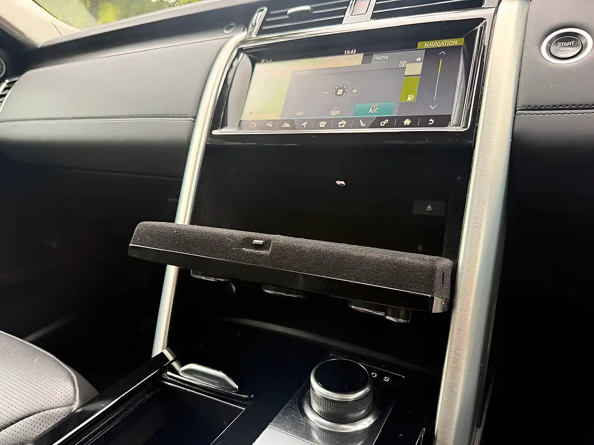 Used 2018 Land Rover Discovery Hse Grey - Interior and Exterior details 15