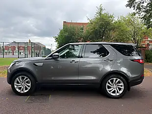 Used 2018 Land Rover Discovery Hse Grey - Interior and Exterior details 6
