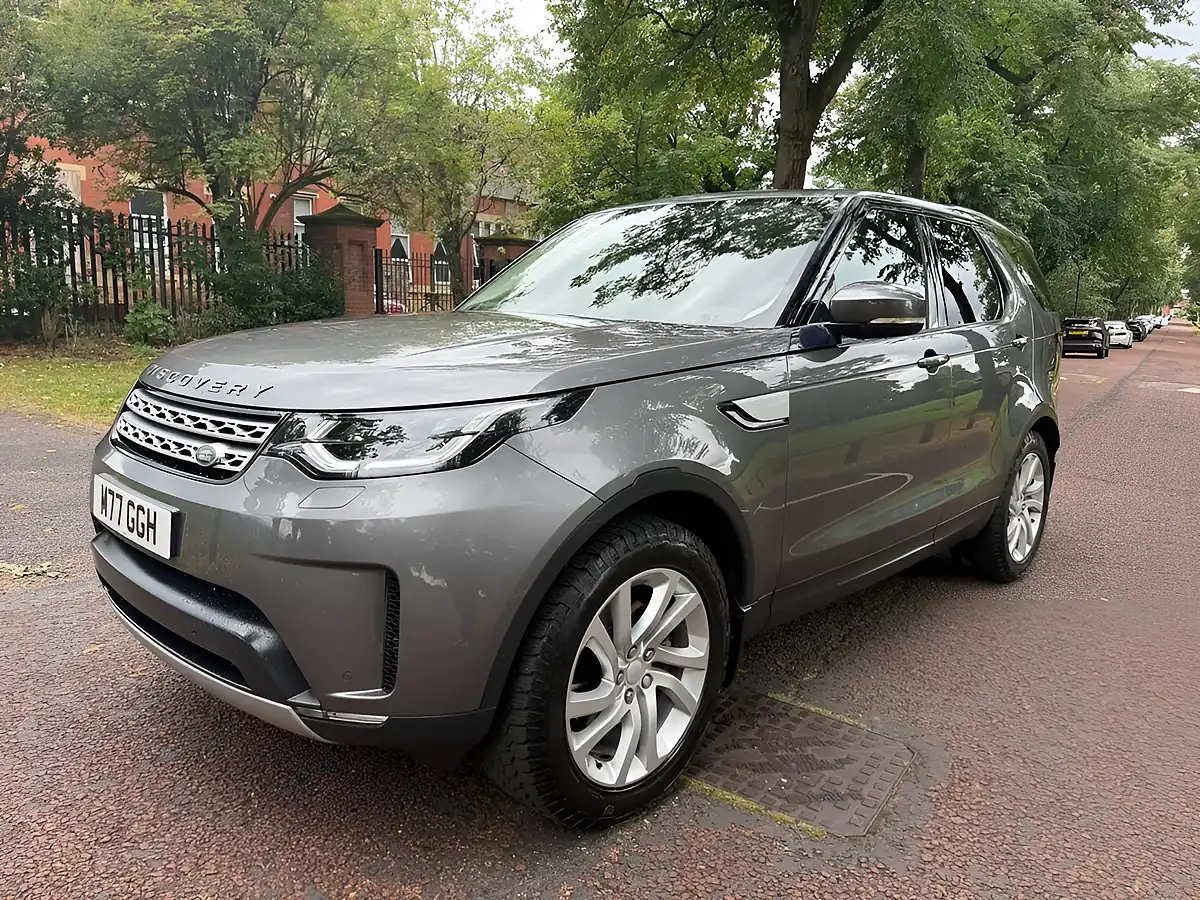 Used 2018 Land Rover Discovery Hse Grey - Interior and Exterior details 7