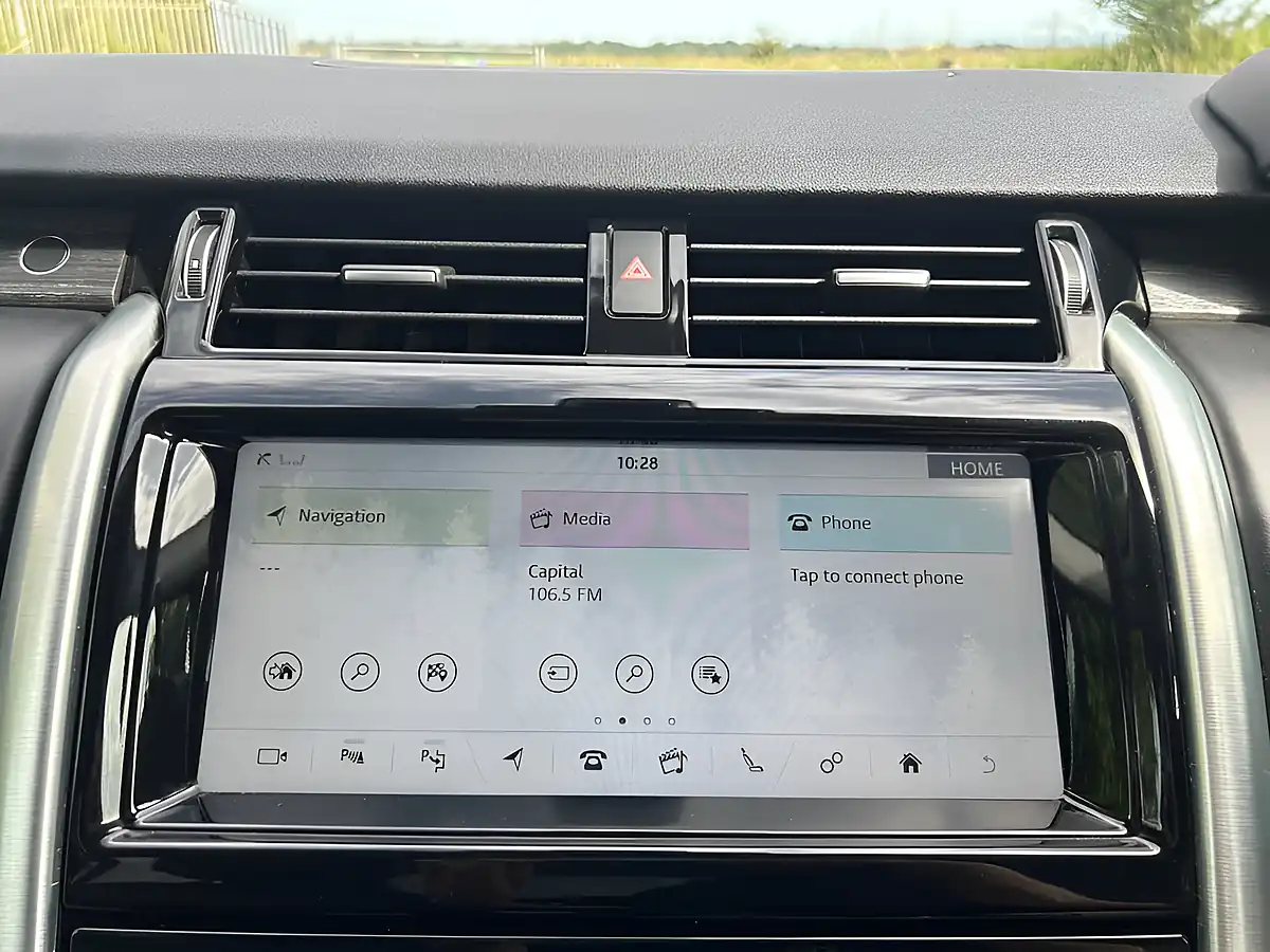 Used 2018 Land Rover Discovery Hse Luxury Blue - Interior and Exterior details 15