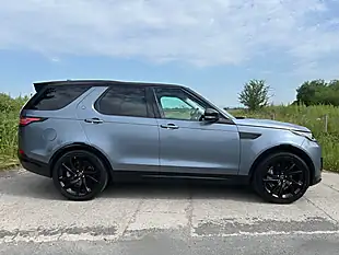 Used 2018 Land Rover Discovery Hse Luxury Blue - Interior and Exterior details 2
