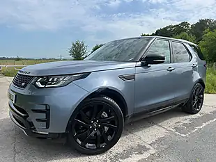 Used 2018 Land Rover Discovery Hse Luxury Blue - Interior and Exterior details 4