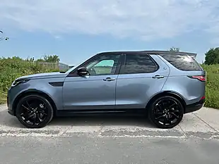 Used 2018 Land Rover Discovery Hse Luxury Blue - Interior and Exterior details 5