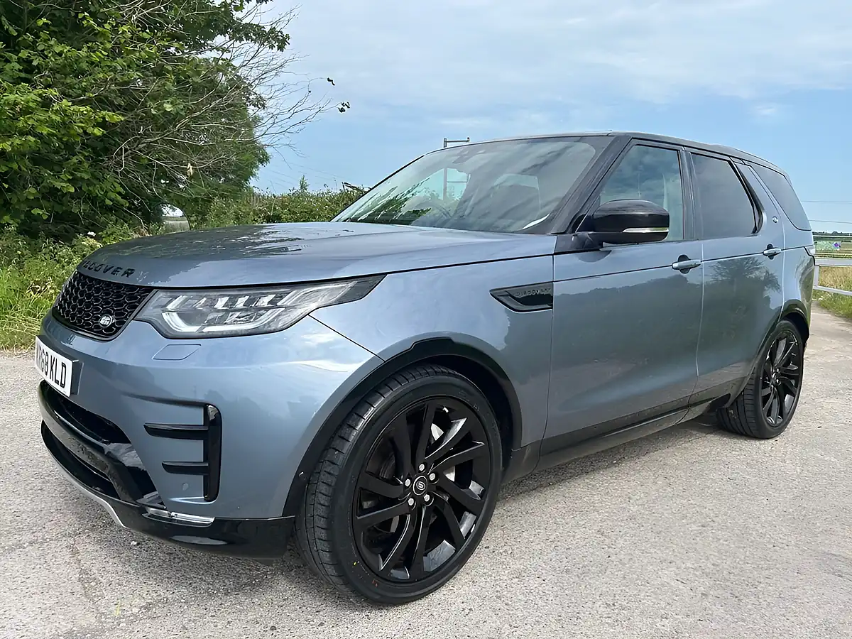 Used 2018 Land Rover Discovery Hse Luxury Blue - Interior and Exterior details 8