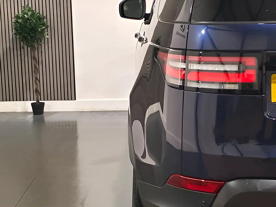 Used 2018 Land Rover Discovery Hse Luxury Blue - Interior and Exterior details 10
