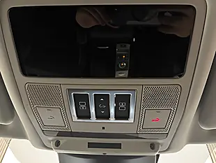 Used 2018 Land Rover Discovery Hse Luxury Blue - Interior and Exterior details 12
