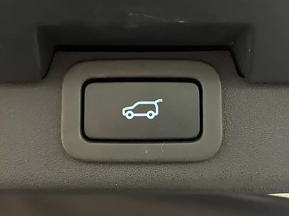 Used 2018 Land Rover Discovery Hse Luxury Blue - Interior and Exterior details 13