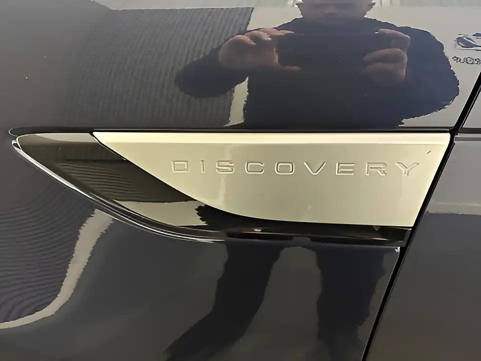 Used 2018 Land Rover Discovery Hse Luxury Blue - Interior and Exterior details 19