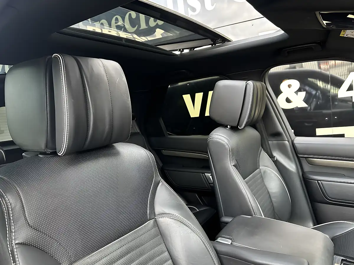 Used 2018 Land Rover Discovery Hse Luxury Carpathian Grey - Interior and Exterior details 3