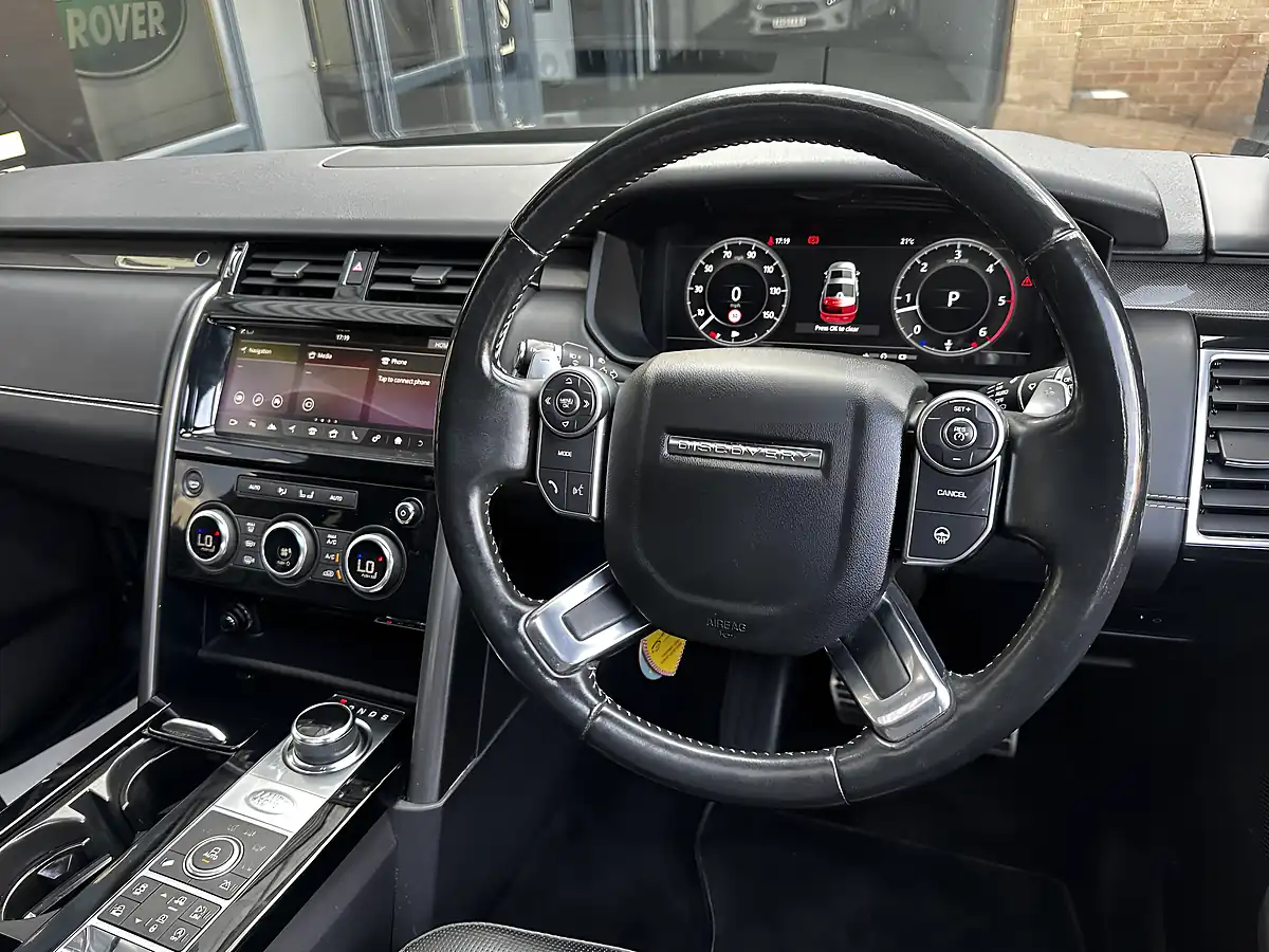 Used 2018 Land Rover Discovery Hse Luxury Carpathian Grey - Interior and Exterior details 5
