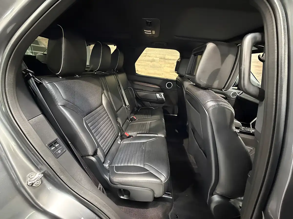 Used 2018 Land Rover Discovery Hse Luxury Grey - Interior and Exterior details 14