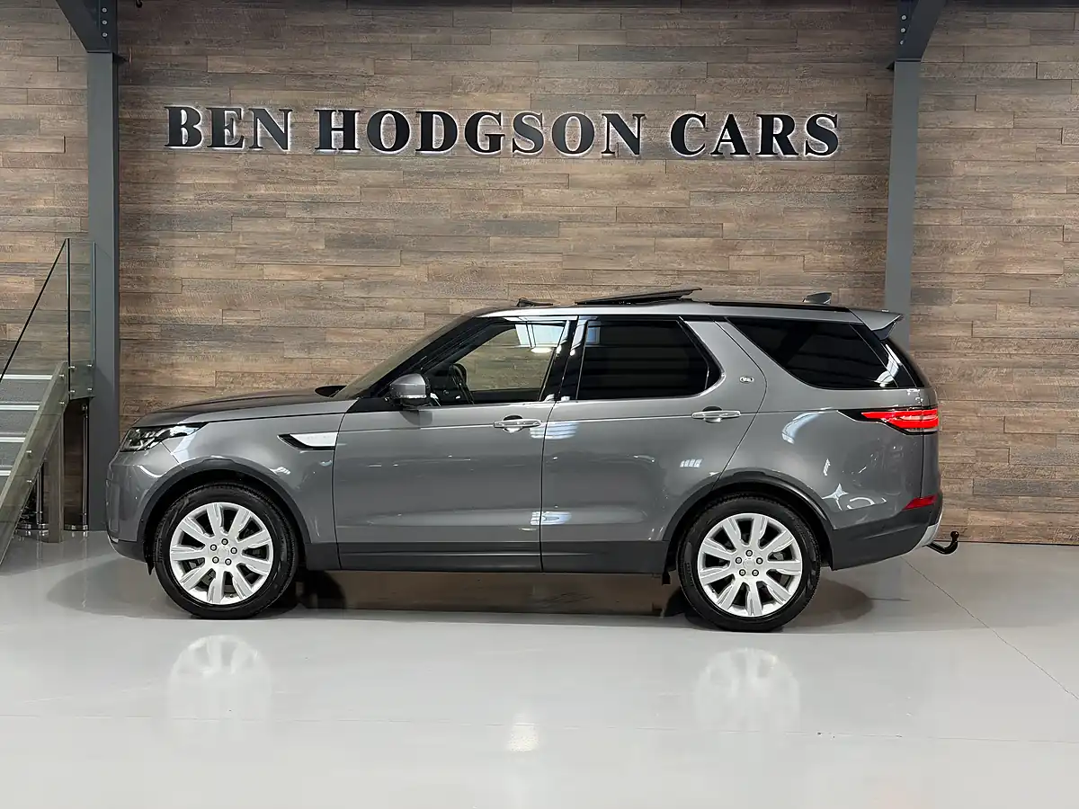 Used 2018 Land Rover Discovery Hse Luxury Grey - Interior and Exterior details 6