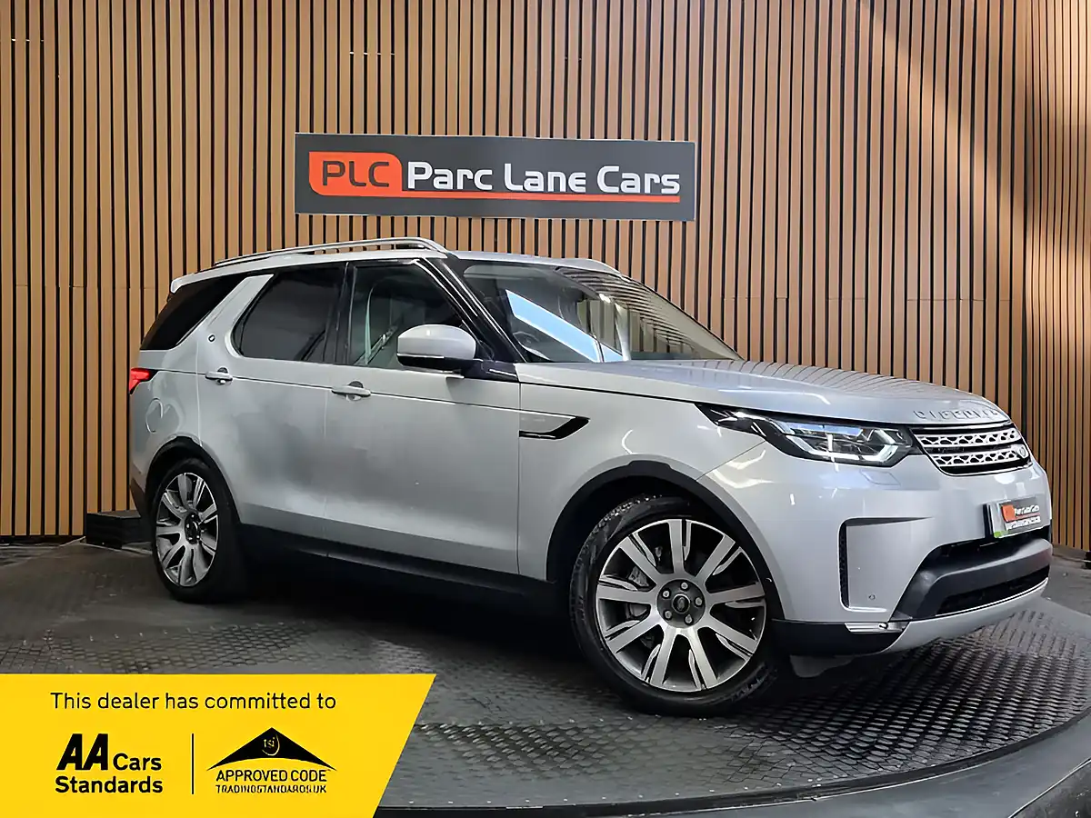 Used 2018 Land Rover Discovery Hse Luxury Indus Silver - Front View