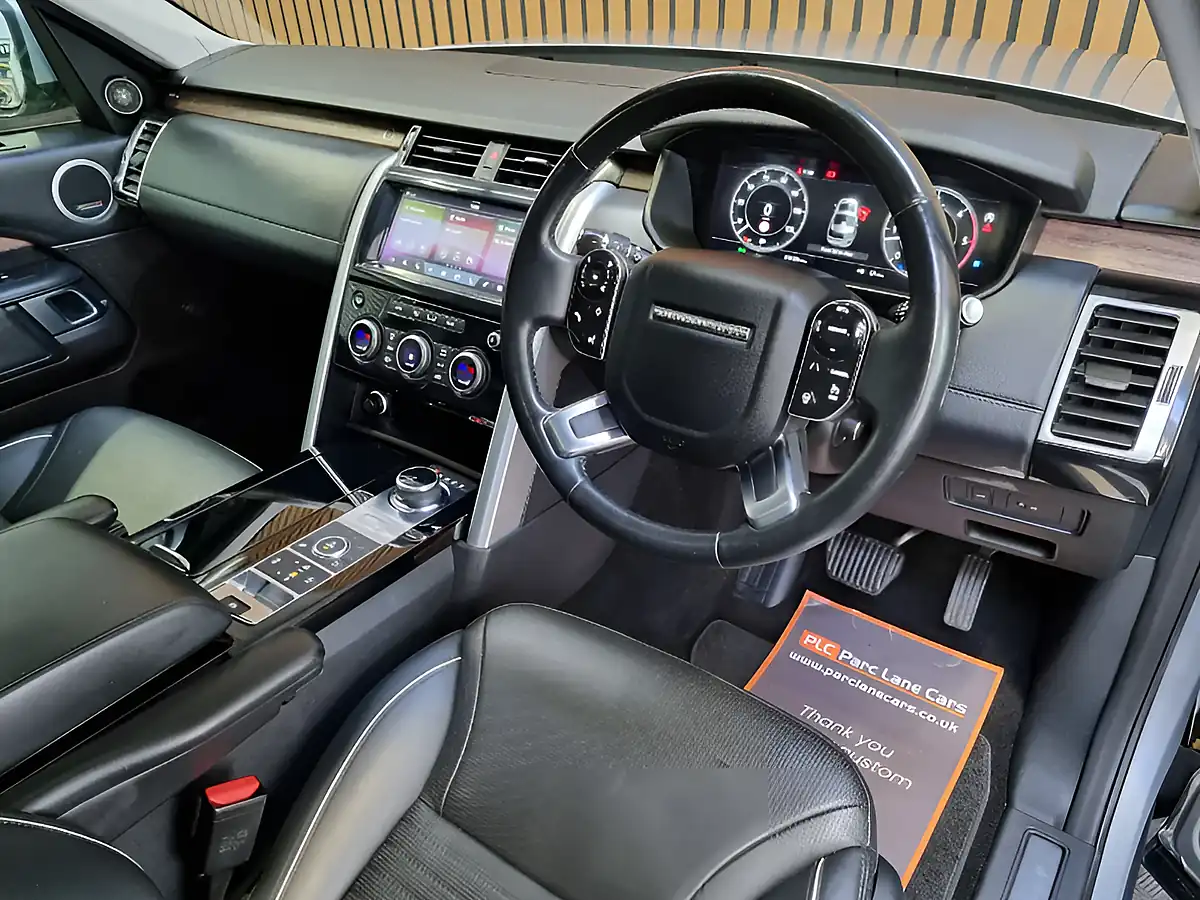 Used 2018 Land Rover Discovery Hse Luxury Indus Silver - Interior and Exterior details 12
