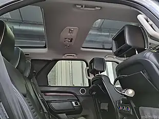 Used 2018 Land Rover Discovery Hse Luxury Indus Silver - Interior and Exterior details 14