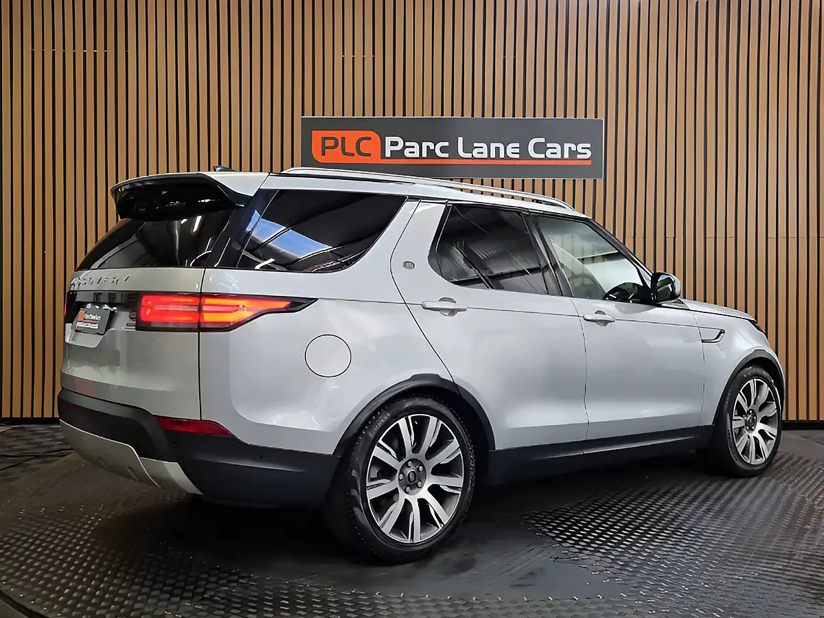 Used 2018 Land Rover Discovery Hse Luxury Indus Silver - Interior and Exterior details 3