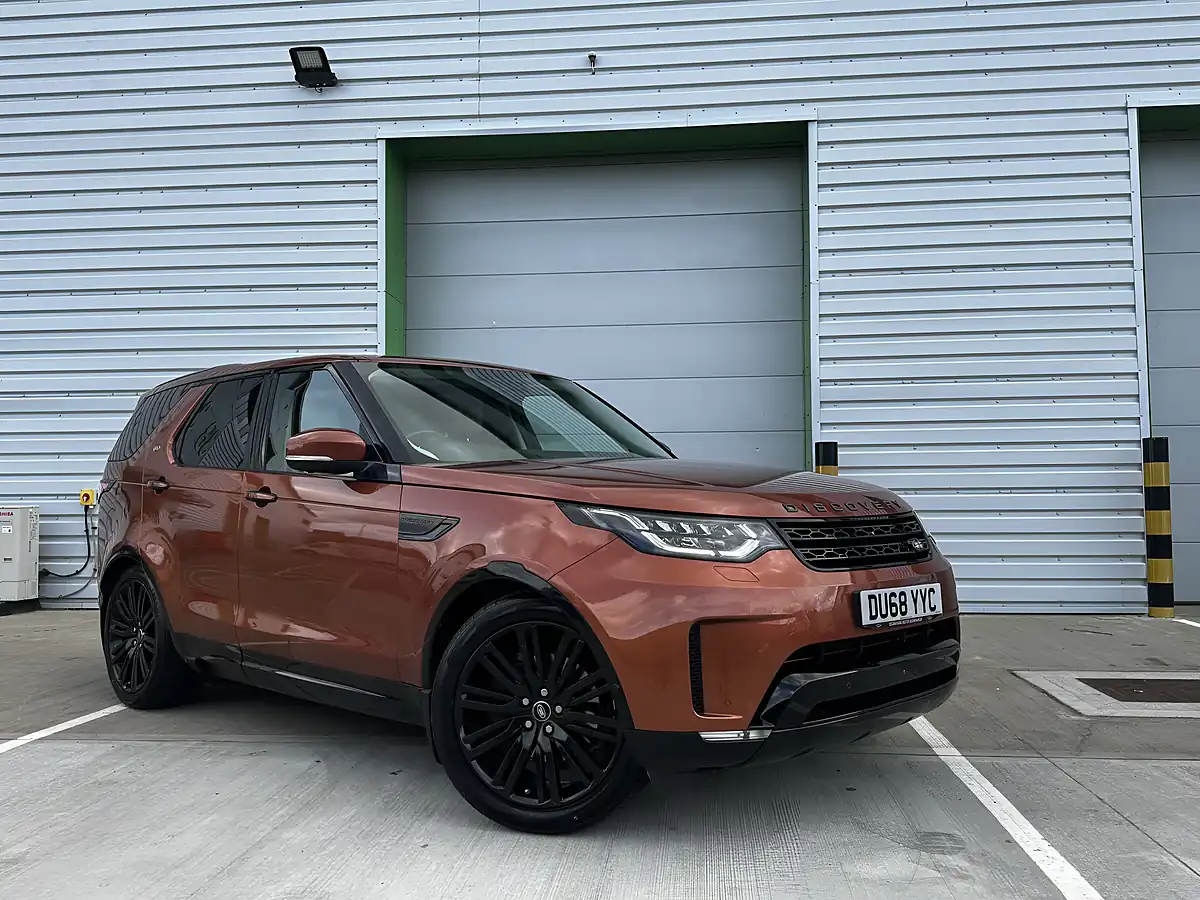 Used 2018 Land Rover Discovery Hse Luxury Orange - Front View