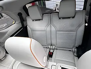 Used 2018 Land Rover Discovery Hse Luxury Orange - Interior and Exterior details 13