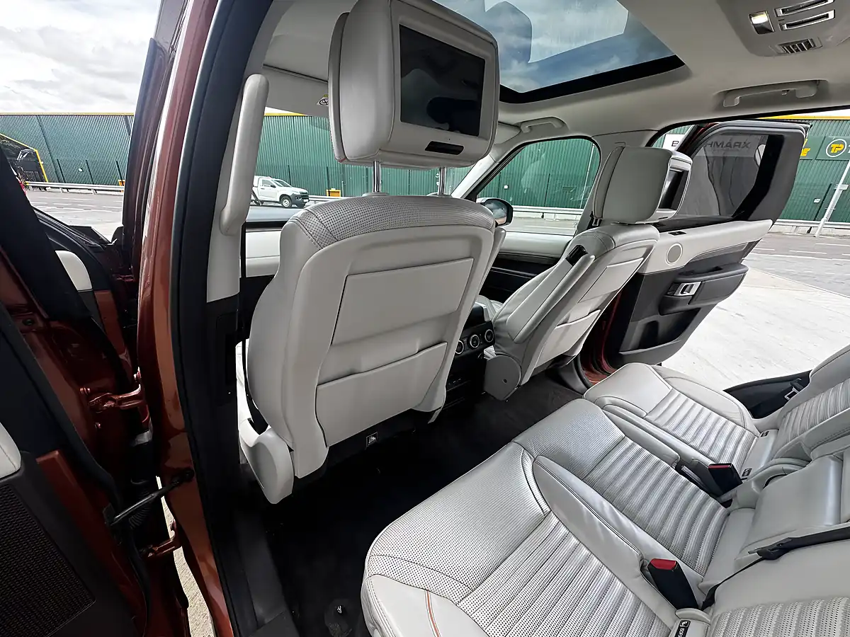 Used 2018 Land Rover Discovery Hse Luxury Orange - Interior and Exterior details 14