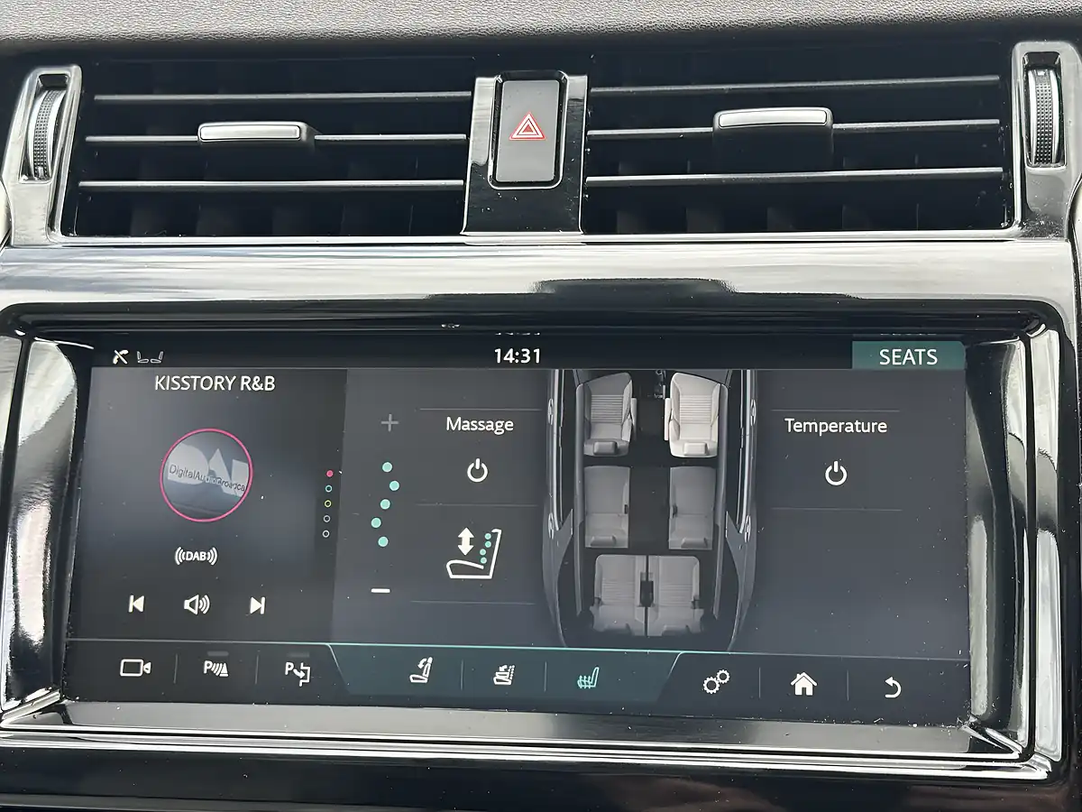 Used 2018 Land Rover Discovery Hse Luxury Orange - Interior and Exterior details 19