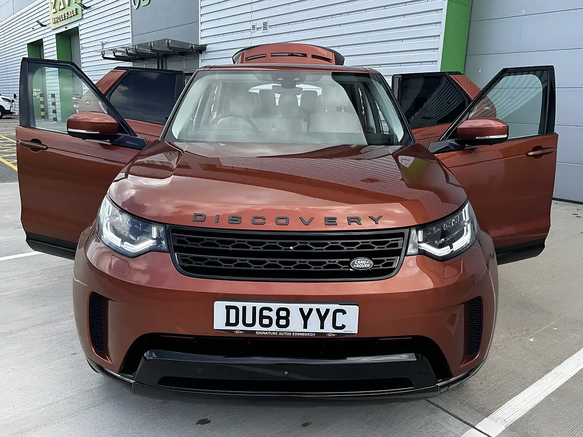 Used 2018 Land Rover Discovery Hse Luxury Orange - Interior and Exterior details 20