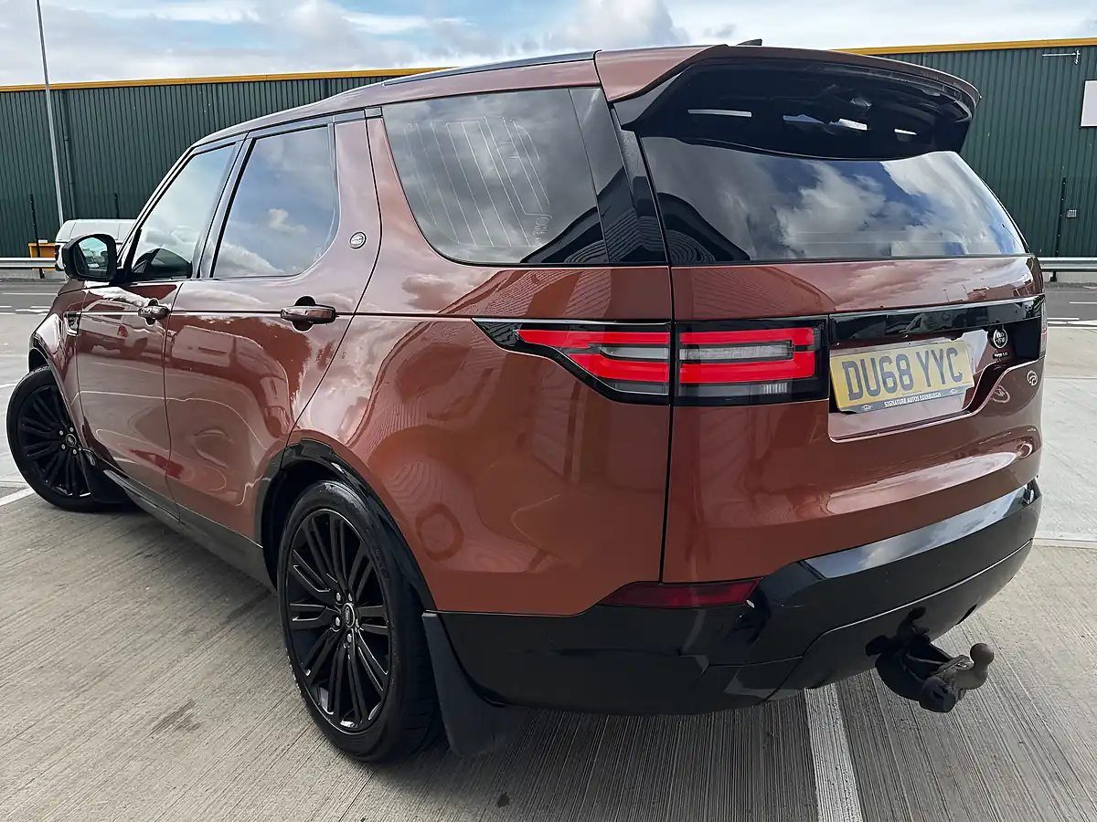 Used 2018 Land Rover Discovery Hse Luxury Orange - Interior and Exterior details 7