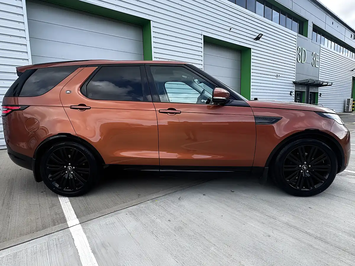 Used 2018 Land Rover Discovery Hse Luxury Orange - Interior and Exterior details 8