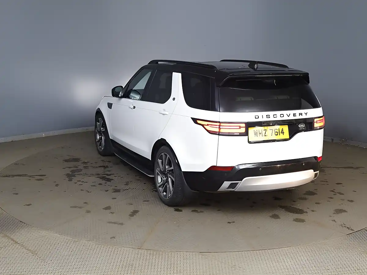 Used 2018 Land Rover Discovery Hse Luxury White - Interior and Exterior details 12