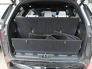 Used 2018 Land Rover Discovery Hse Luxury White - Interior and Exterior details 8