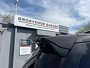 Used 2018 Land Rover Discovery Hse Santorini Black - Interior and Exterior details 18