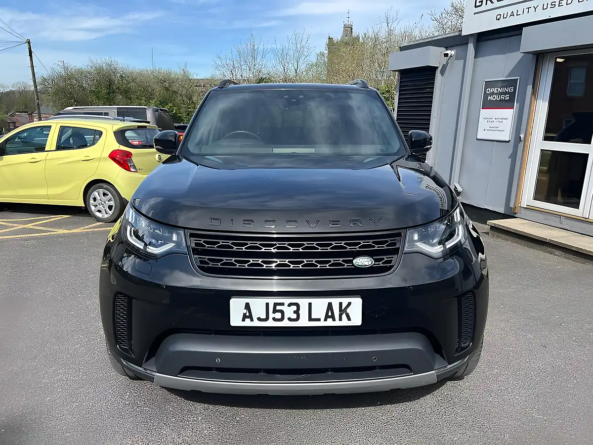Used 2018 Land Rover Discovery Hse Santorini Black - Interior and Exterior details 2