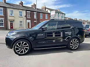 Used 2018 Land Rover Discovery Hse Santorini Black - Interior and Exterior details 4