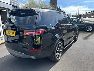 Used 2018 Land Rover Discovery Hse Santorini Black - Interior and Exterior details 7