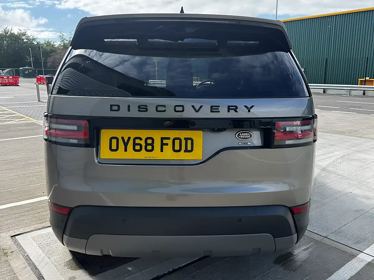 Used 2018 Land Rover Discovery Hse Silver - Interior and Exterior details 10