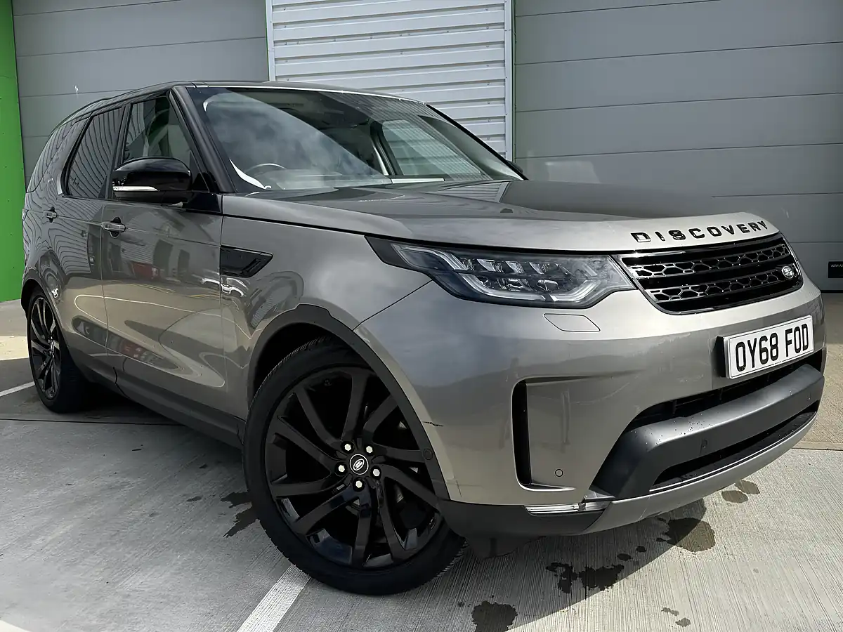 Used 2018 Land Rover Discovery Hse Silver - Interior and Exterior details 2